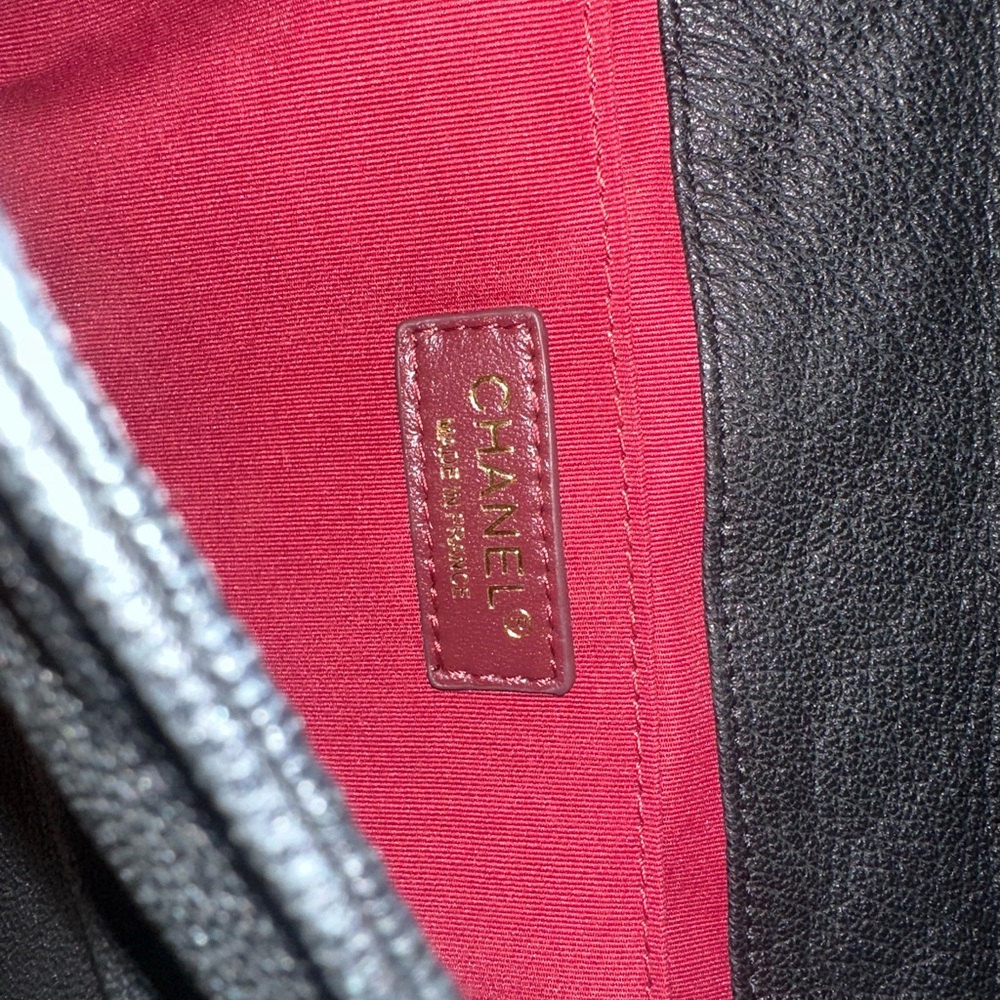 Black Quilted Chain Shoulder Bag - Picture 7 of 9